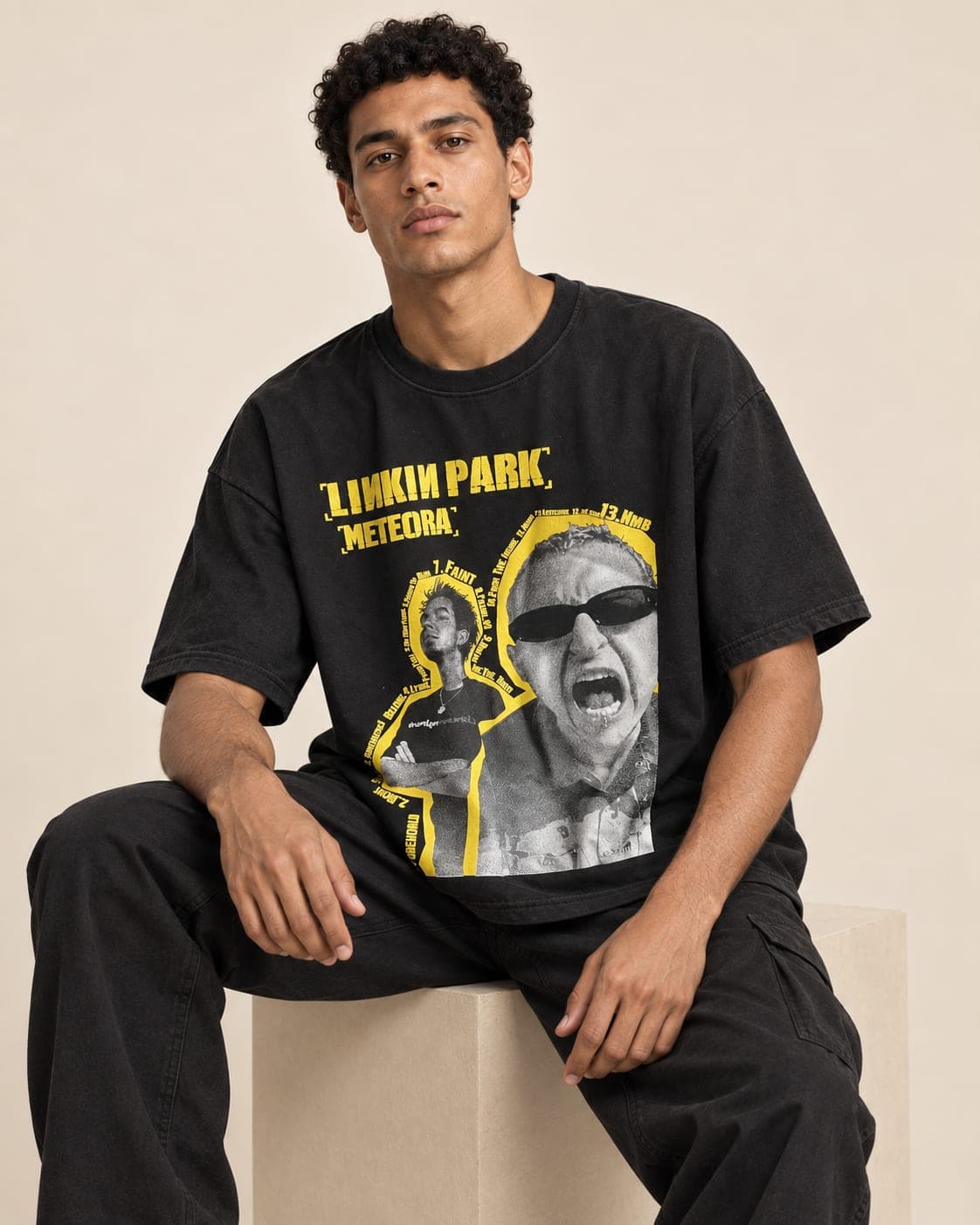 BLACK OVERSIZED TEE